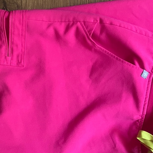 FIGS Scrub Set Top:Short Sleeve Size XL Pants:Elastic Waistband & Ankles Size L - Picture 9 of 15